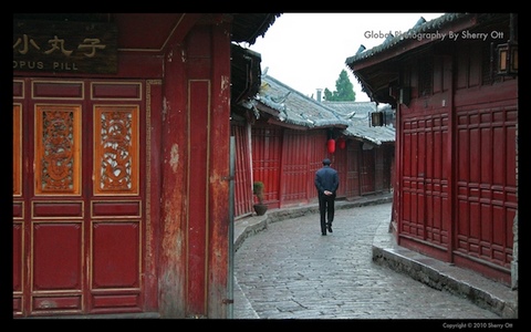 Red Brick Road, Lijiang China